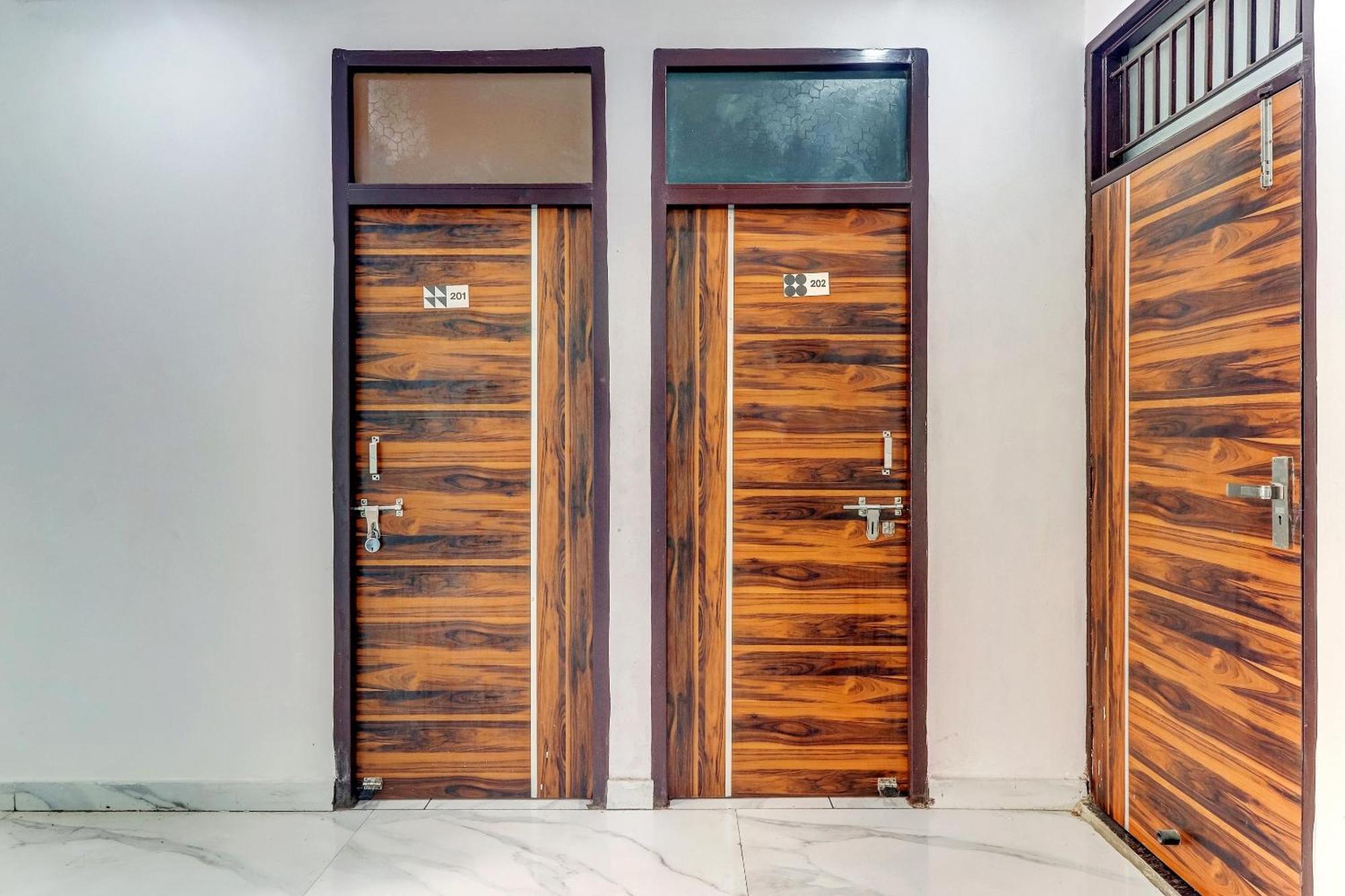 Hotel O Cozy Stay Delhi  Eksteriør billede
