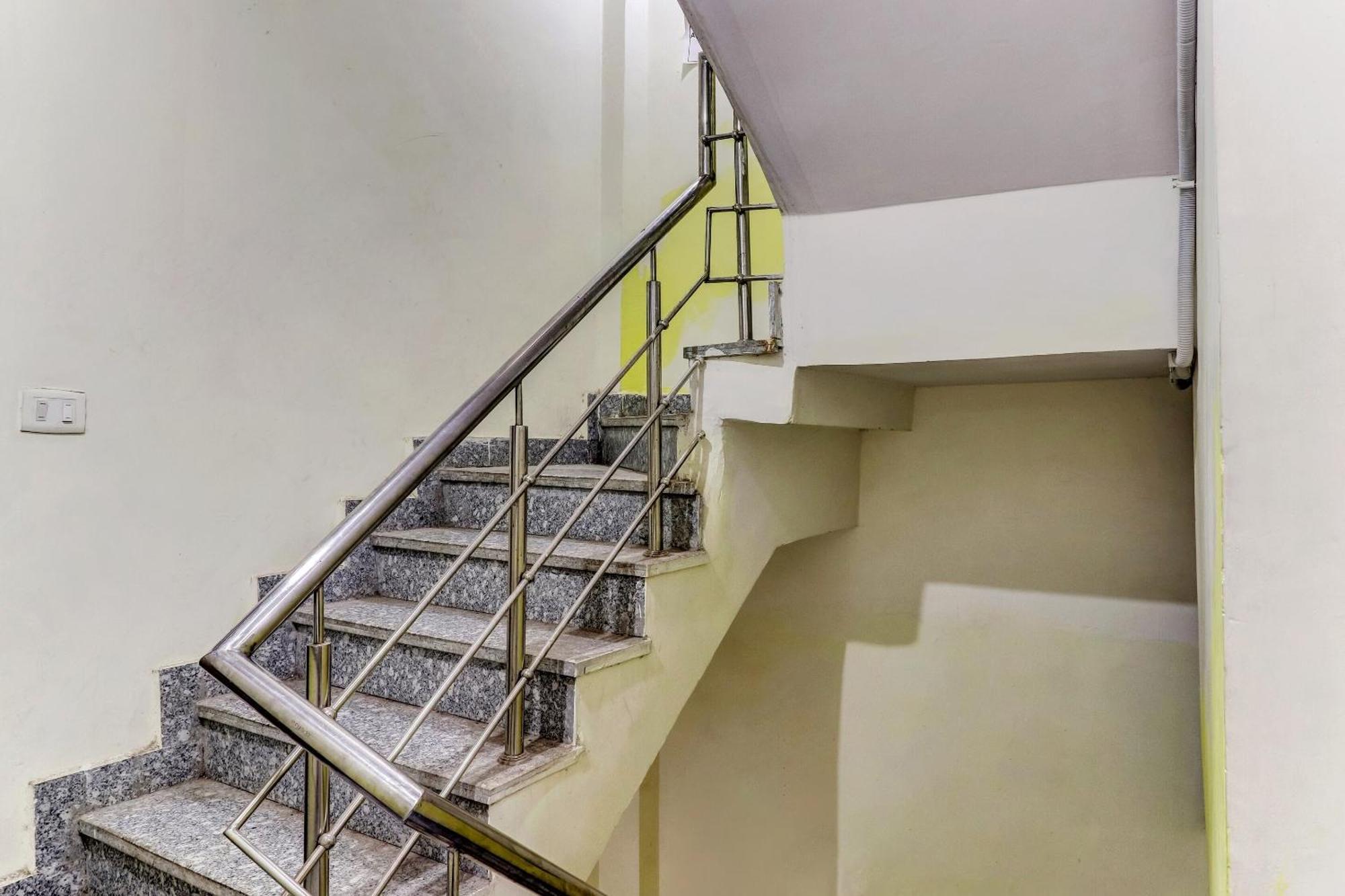 Hotel O Cozy Stay Delhi  Eksteriør billede